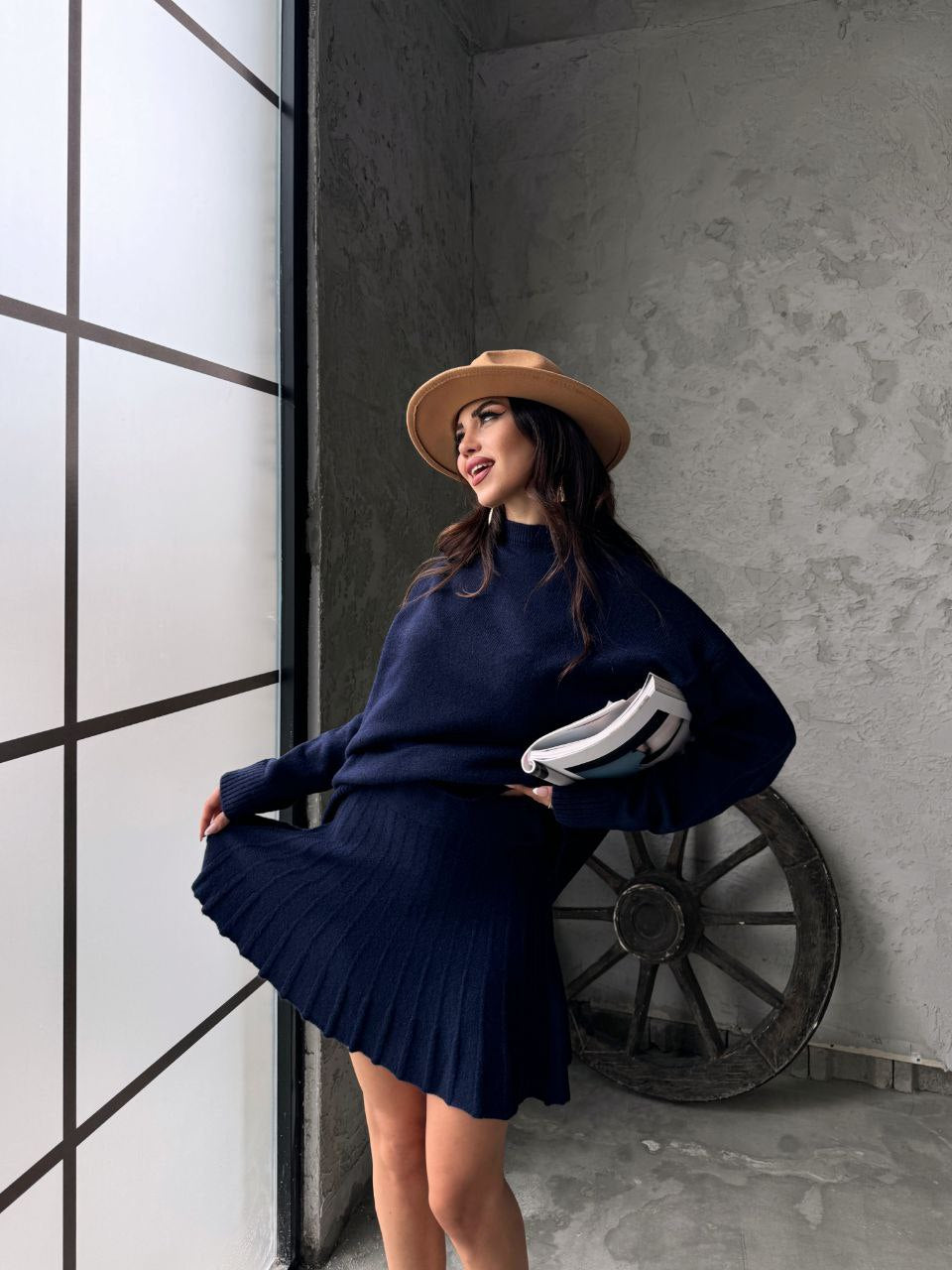 Compleu tricotat bluza si fusta albastru