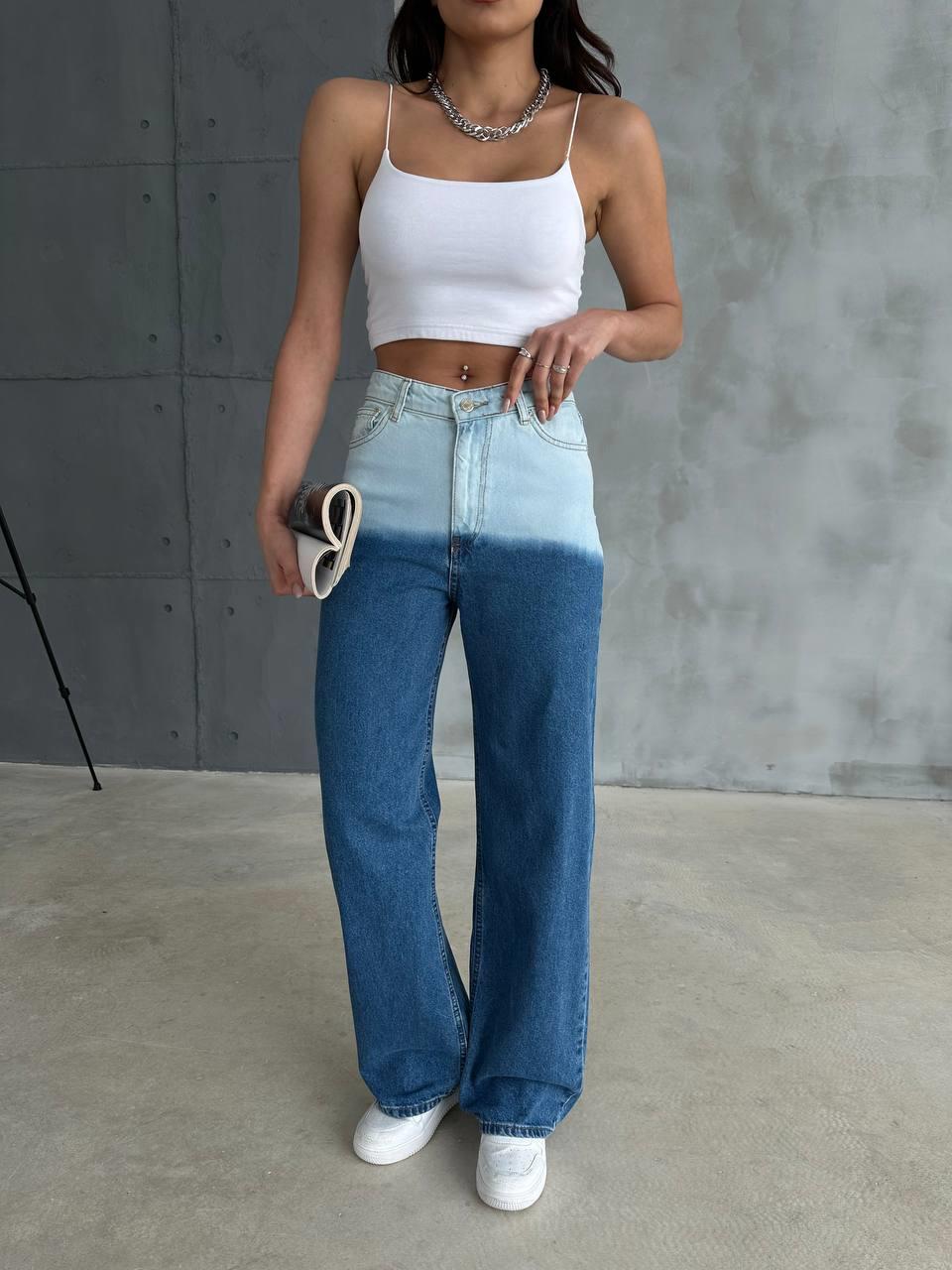 Blugi albastrii in doua tonuri