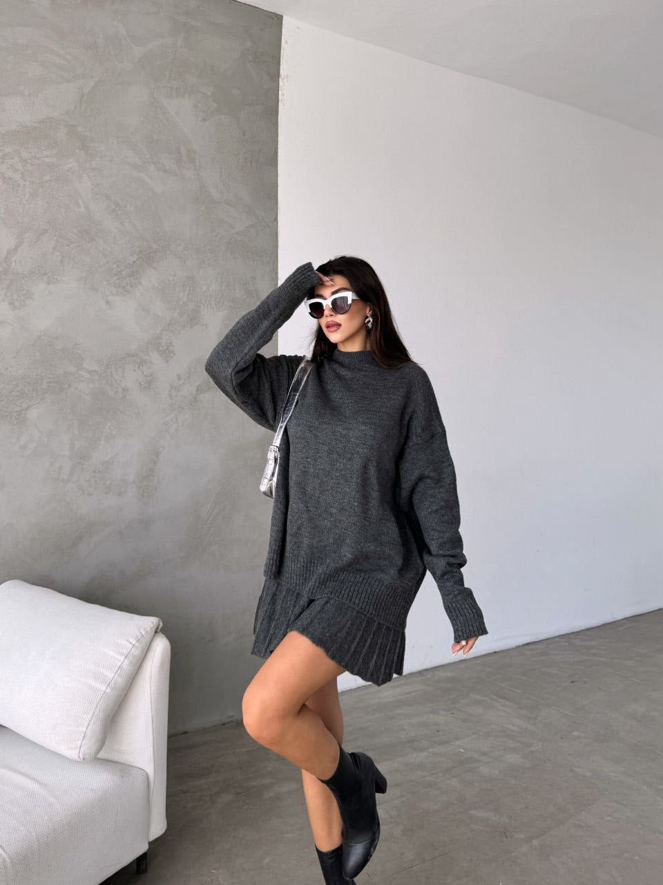 Compleu tricotat bluza si fusta gri