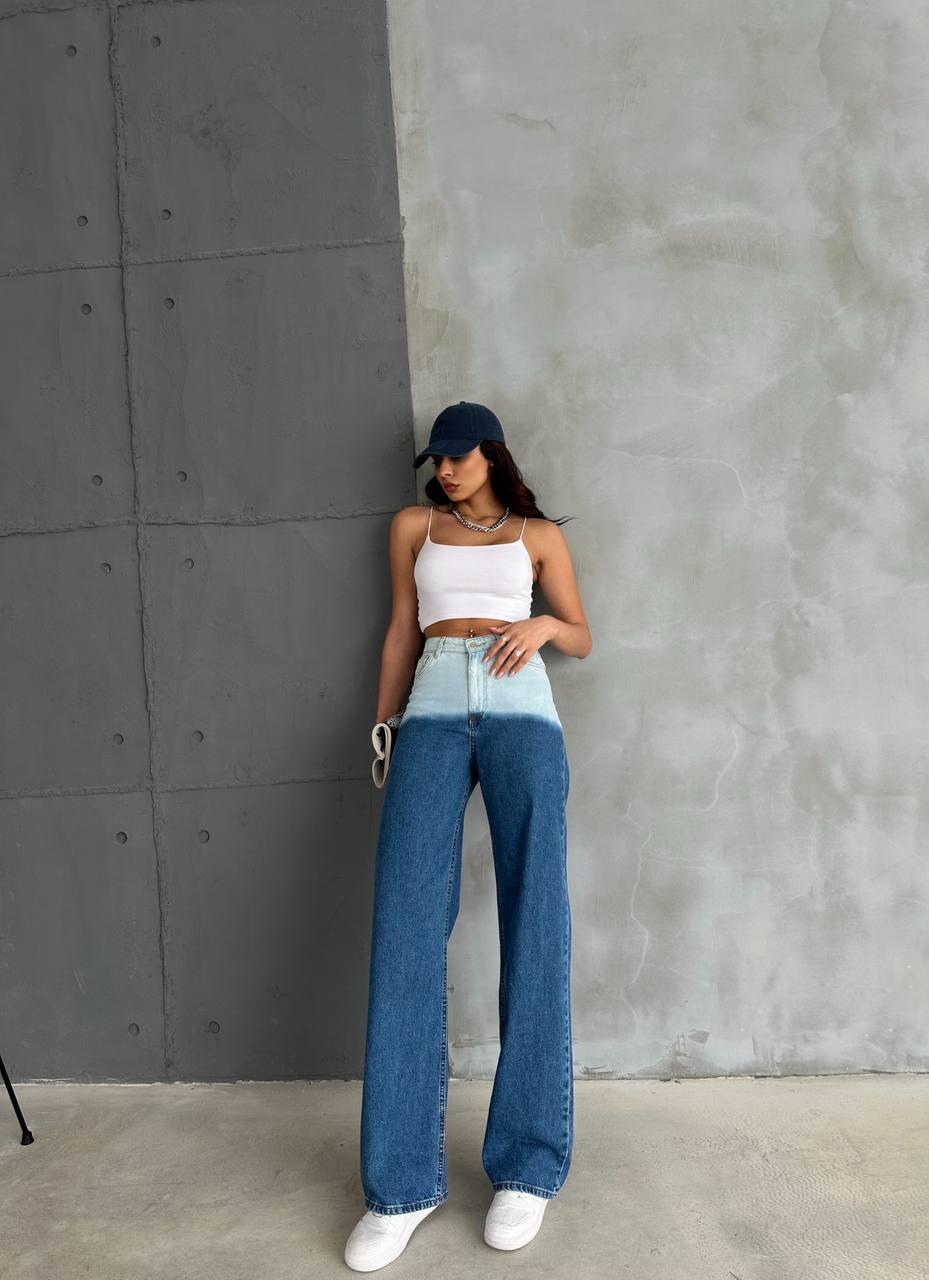 Blugi albastrii in doua tonuri