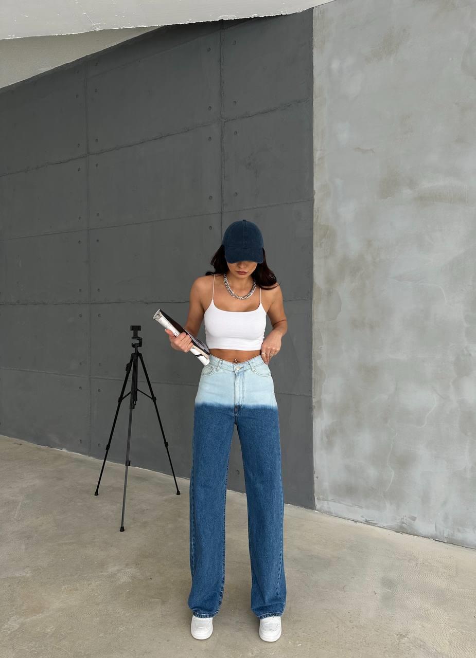 Blugi albastrii in doua tonuri